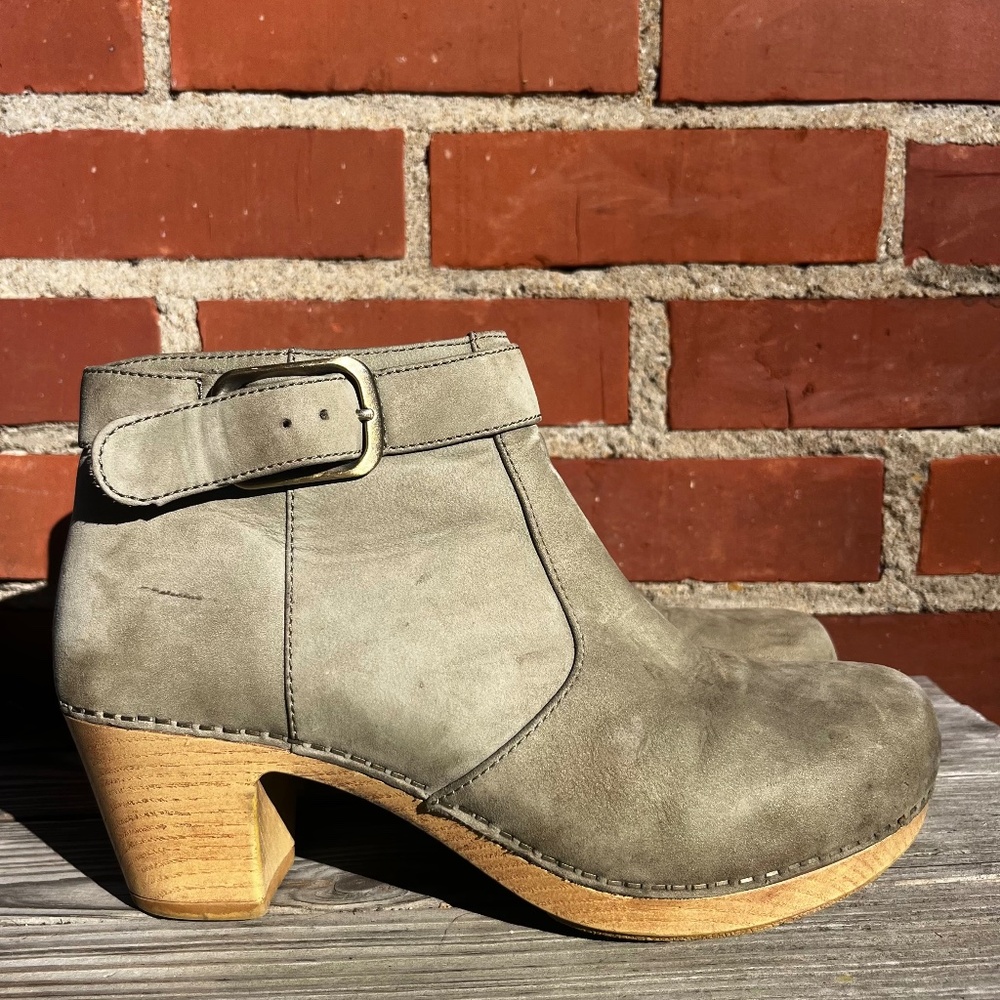 Dansko Autumn Ankle Boot-Sage Nubuck. W38